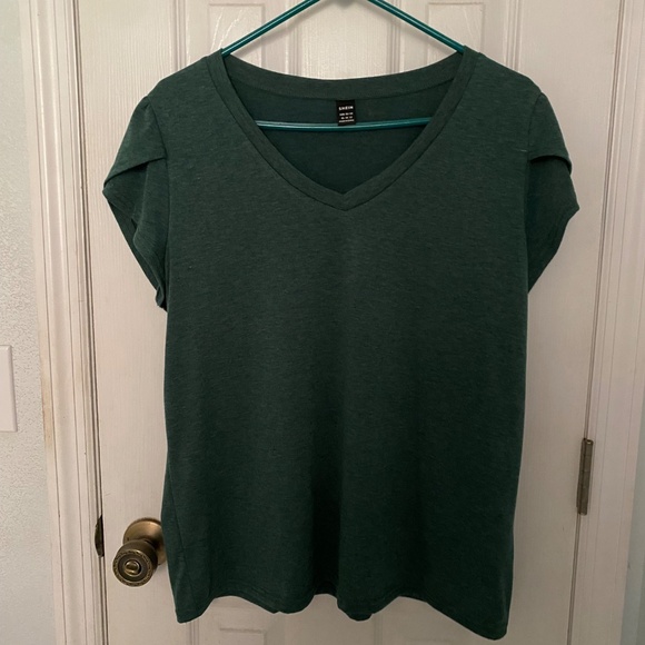 Green V-neck T-shirt with Short Petal Sleeves XL - Picture 3 of 7